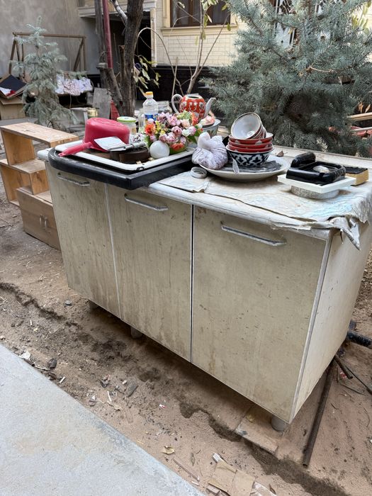 Продаю кухонный стол