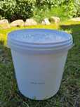 Găleți de Plastic Albe 10 kg cu Capac - Disponibile 800 Bucăți