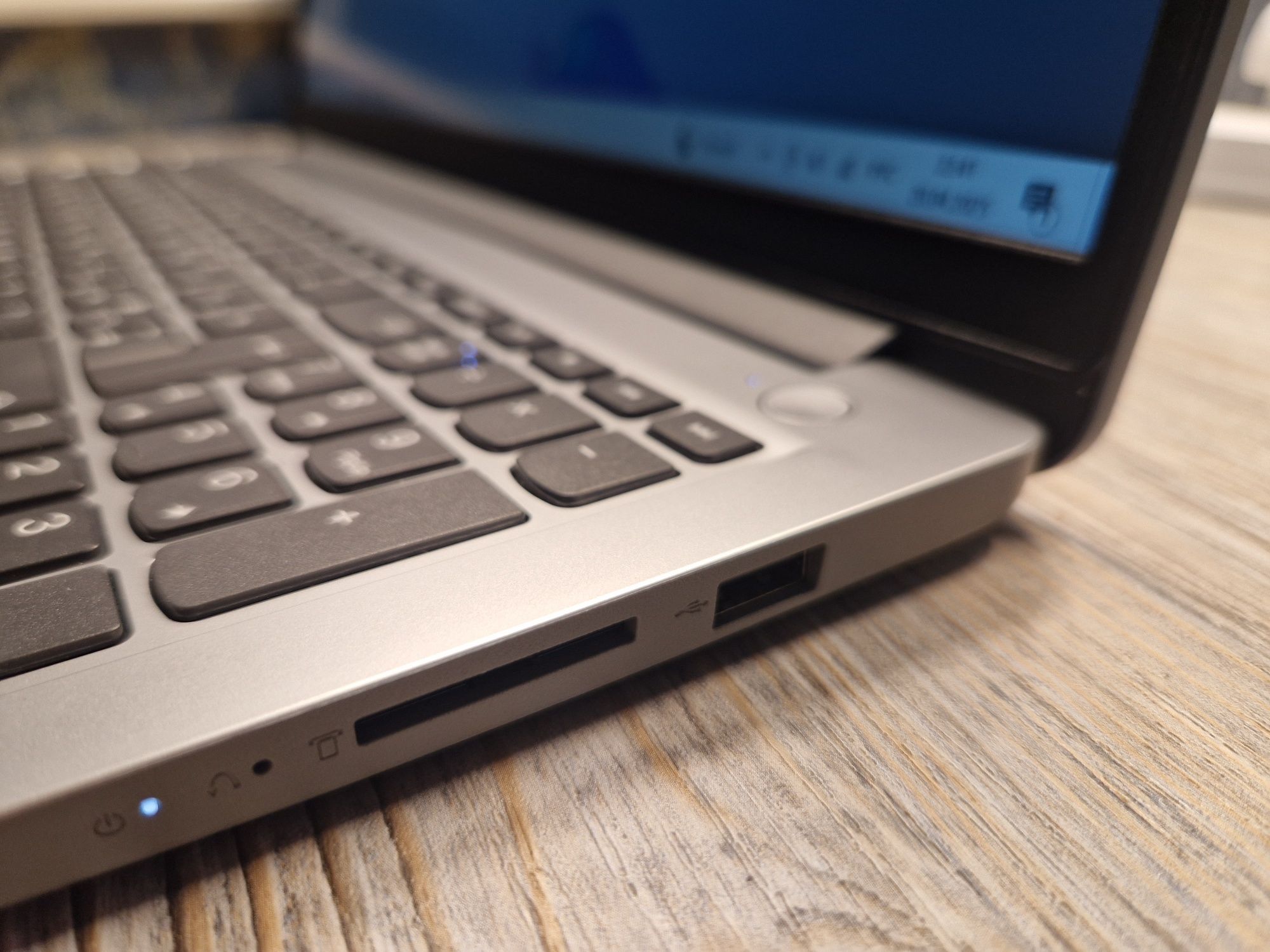 Ноутбук в коробке Lenovo idiapad1 15iGK7