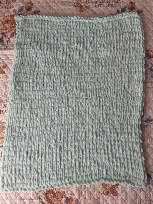 Ръчно плетено бебешко одеяло