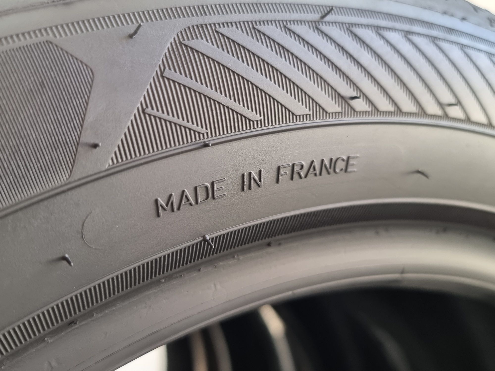 195/55/16 Goodyear 4Броя: 240лв 8мм