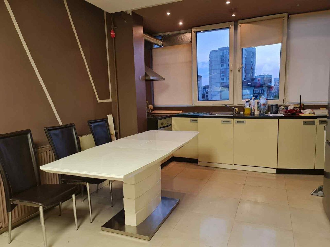 Дава се под наем Двустаен апартамент в София, Център - 65 кв.м за 525 € - Снимка #3