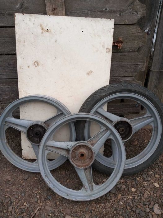 Vand roata piaggio free de 10