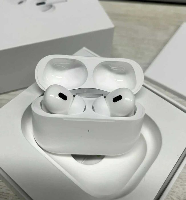 Слушалки Apple Airpod 2. Оригинални слушалки на Apple второ поколение.