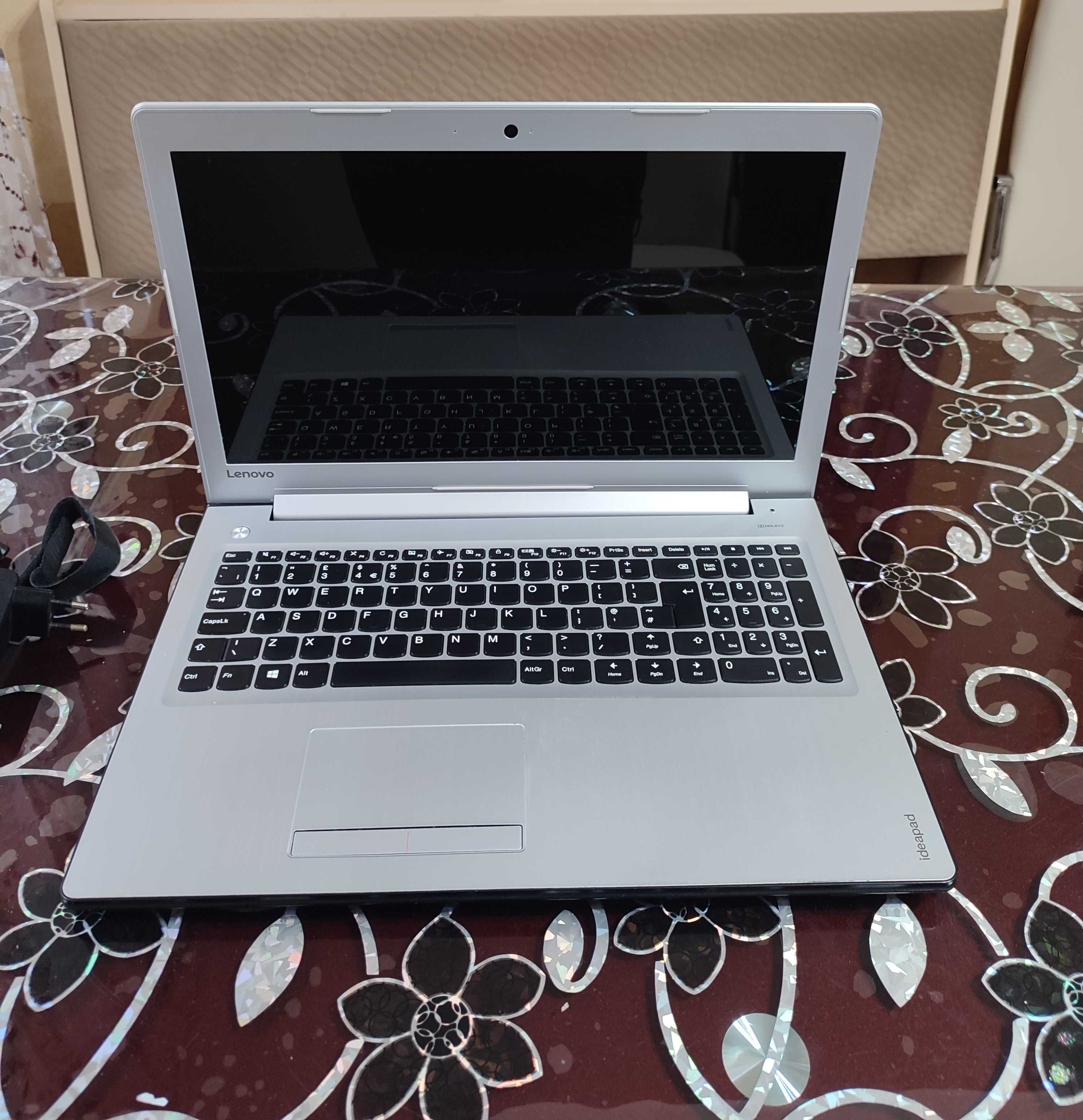 Laptop Lenovo negociabil.