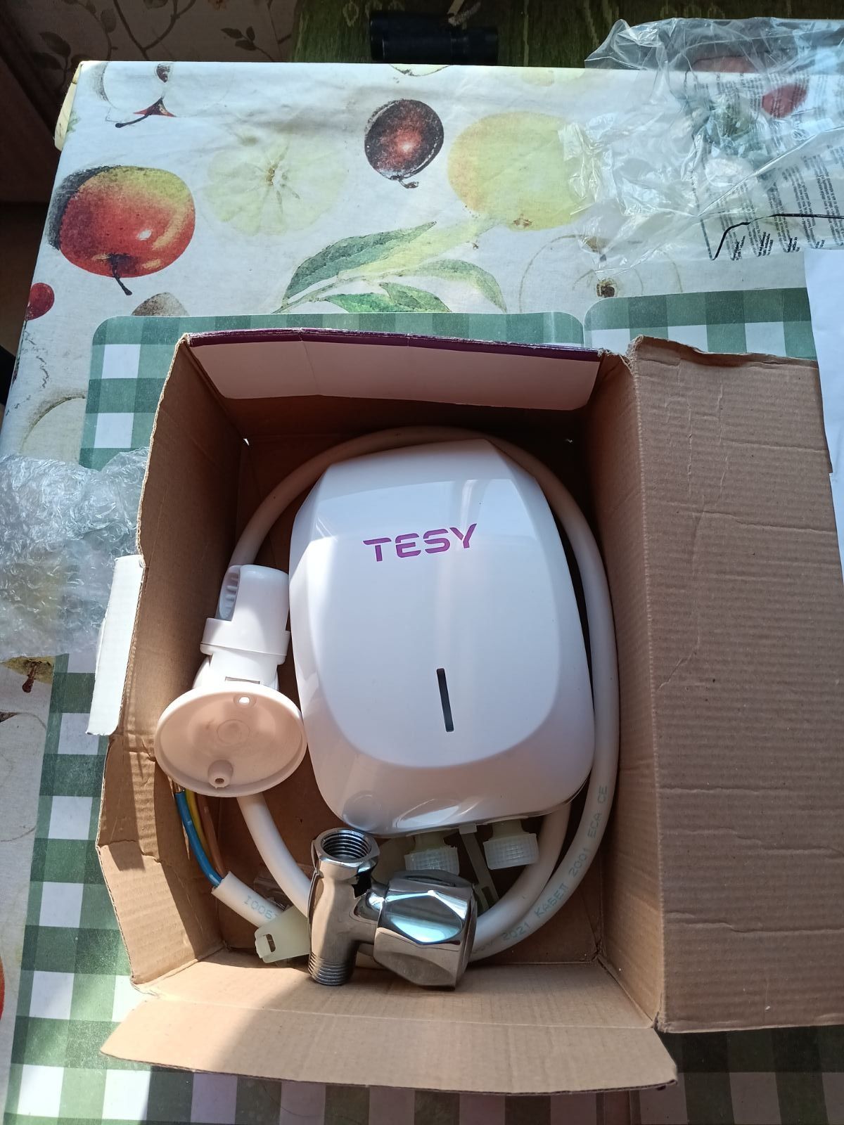 Бойлер-проточен за баня Tesy