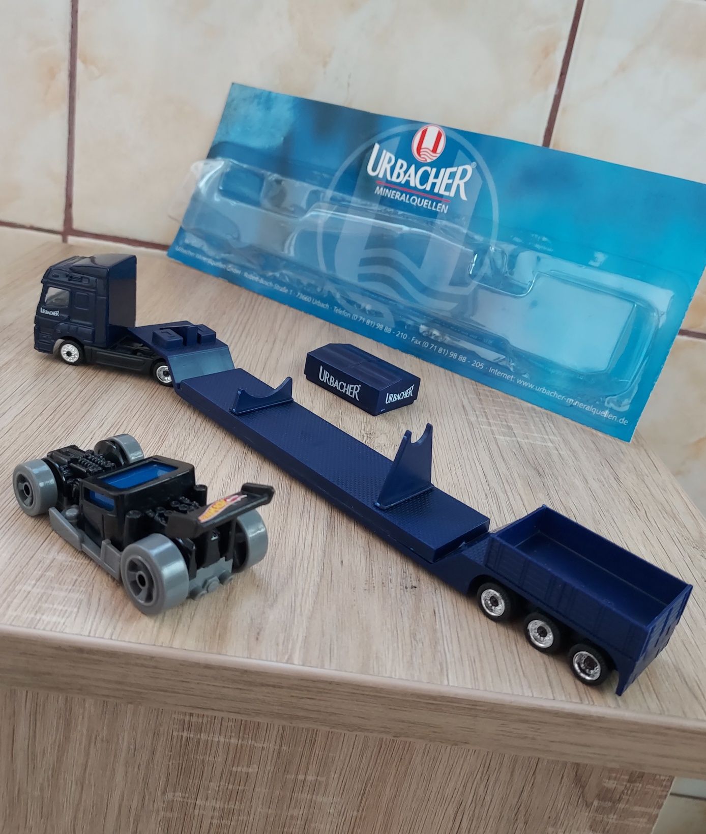 Macheta camion M.B. Axor+remorca+masinuta Hotwheels-trailer,jucarii