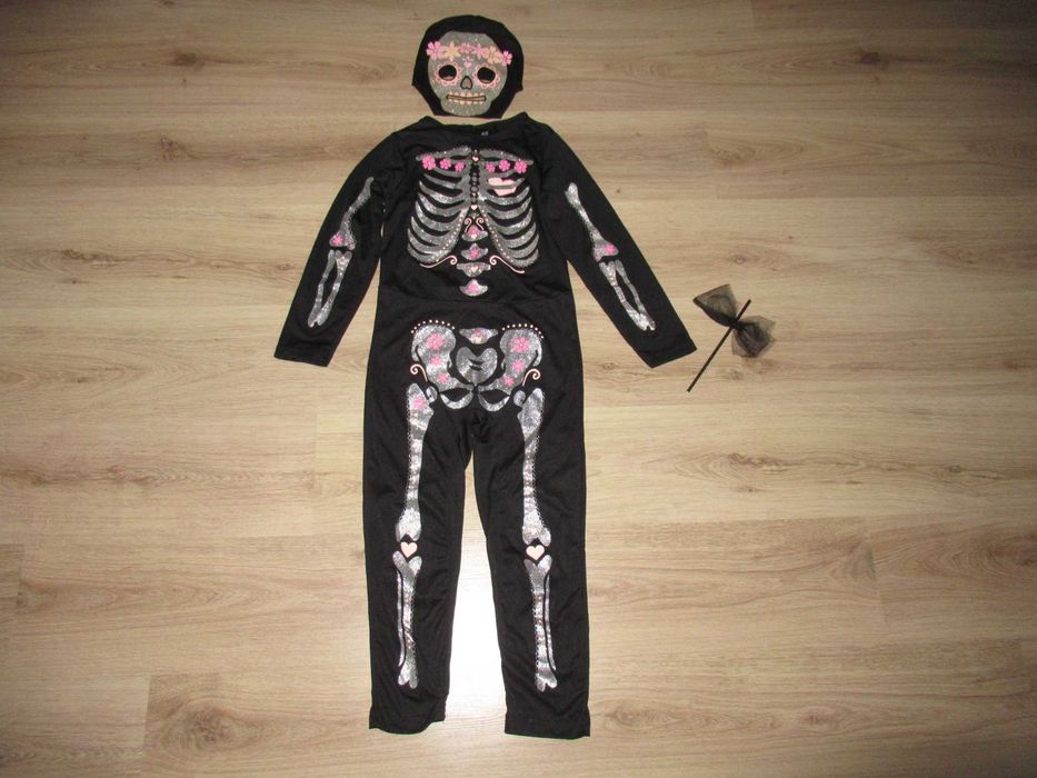 ХЕЛОУИН  Красив брокатен гащеризон на H&M--122 номер