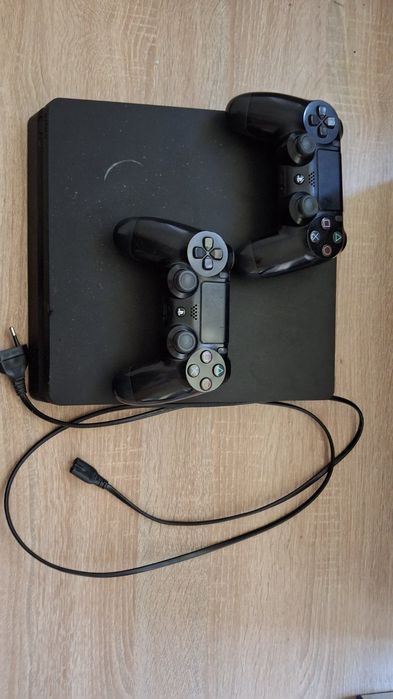 Playstation 4 slim