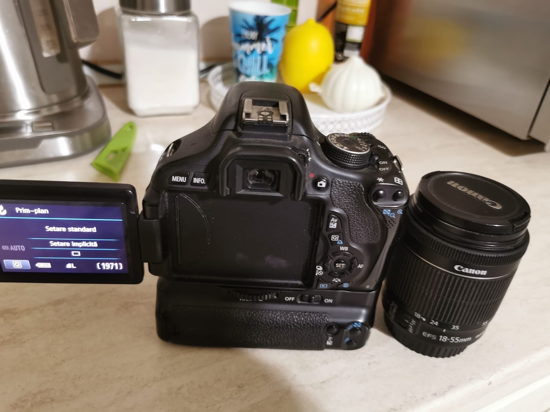 Aparat foto dslr Canon 600d grip 4 baterii obiective 18-55 și 35-105