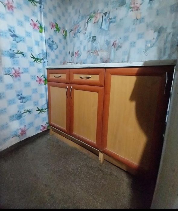 Верхнии кухонные шкафчики и нижнии