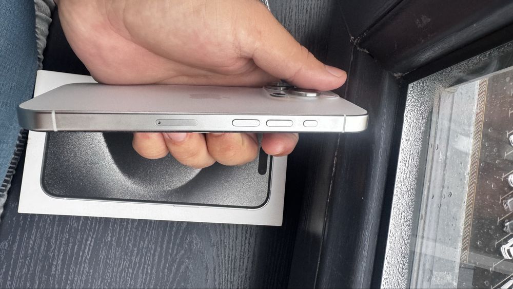 Iphone 15 pro 128 gb white titanium