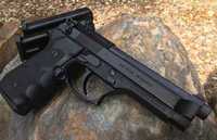 Pistol Airsoft FullMetal SuperCalitate 4,3j TaurusPT92 1050g NOU!