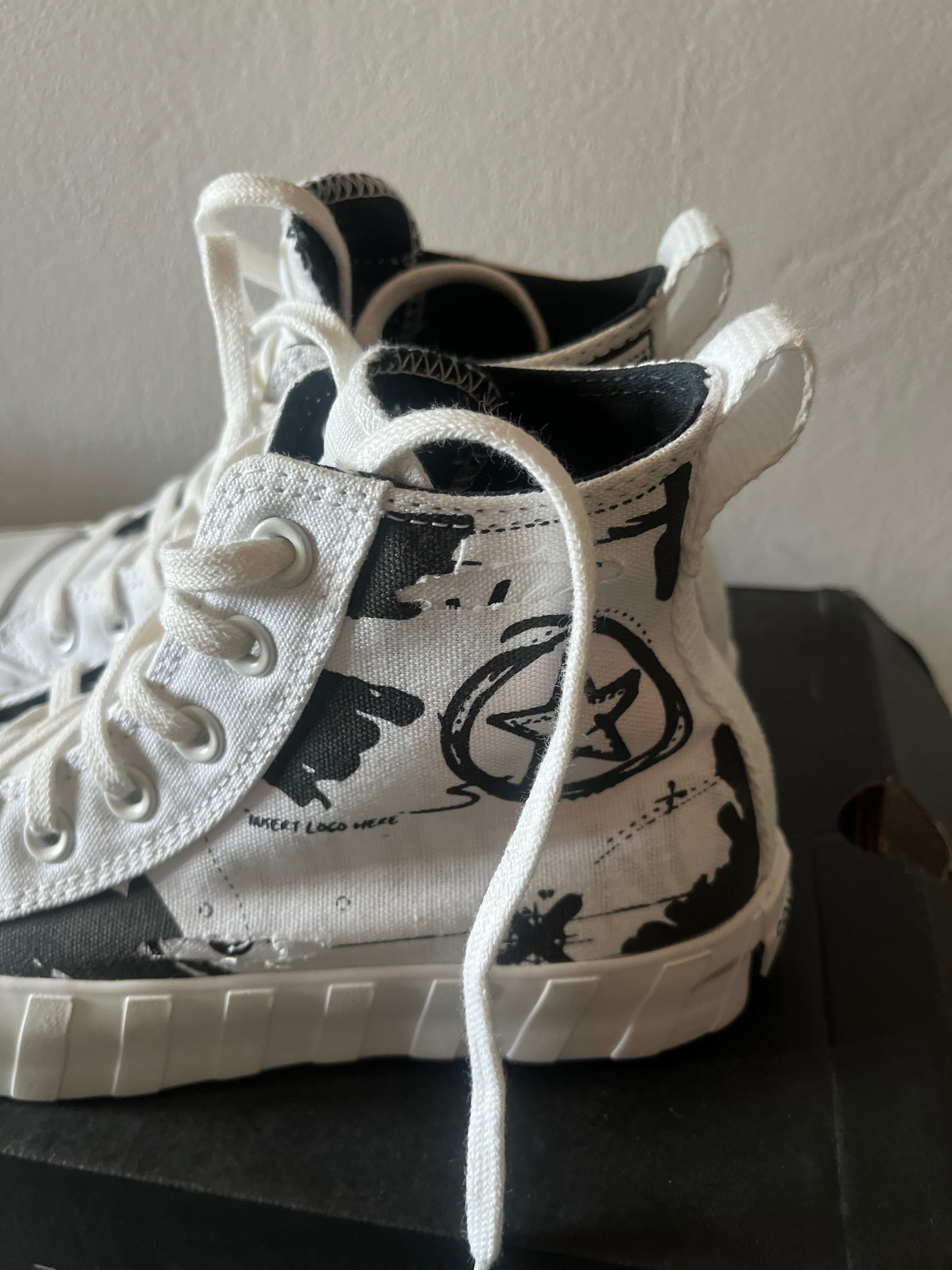 Converse бели кецове нови с етикет