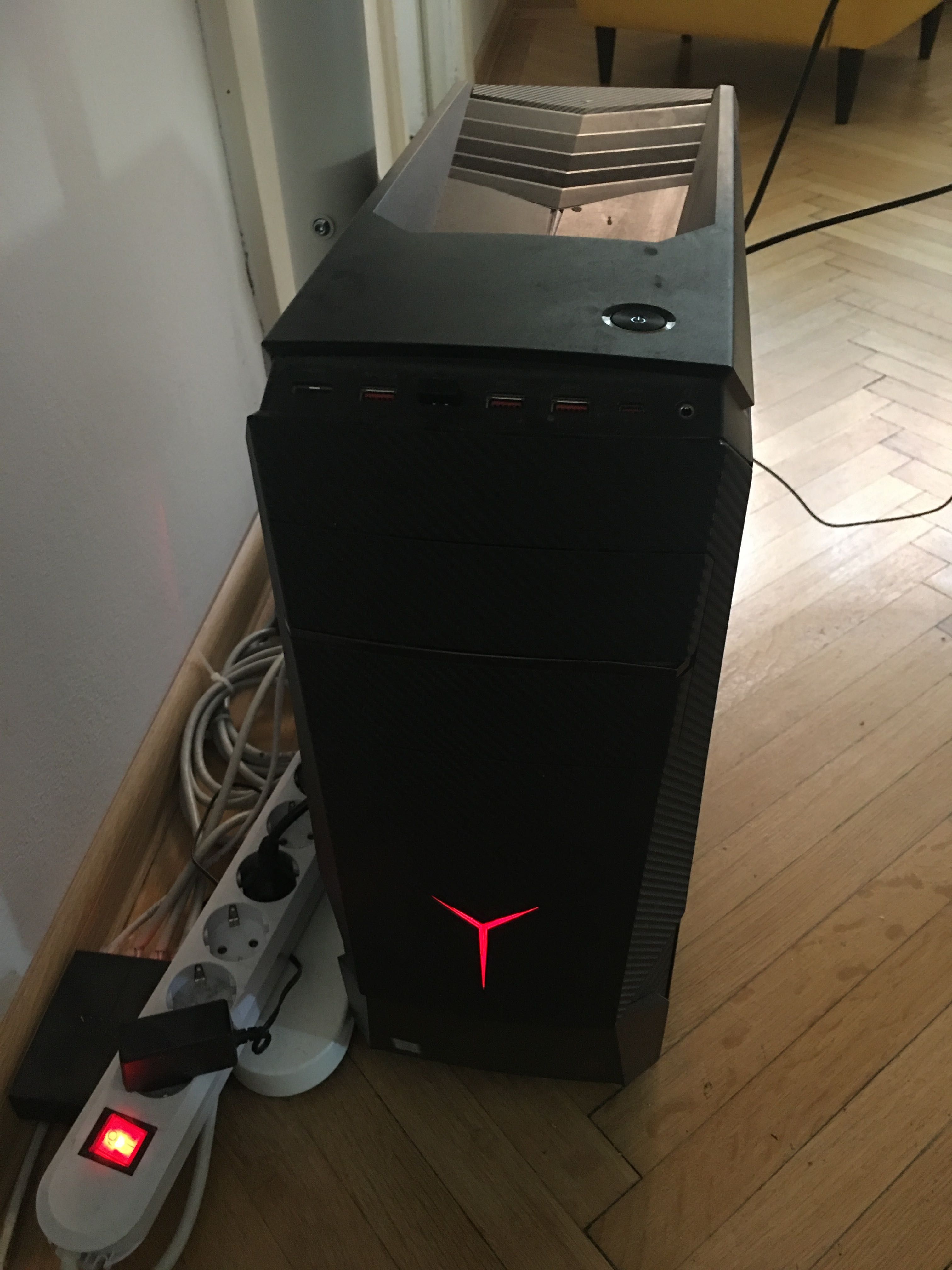 Sistem Desktop Gaming LENOVO LEGION Y920T-34IKZ