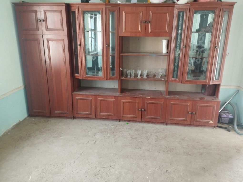 Сотилади срочно Стол Стул 100$ Стенка200$