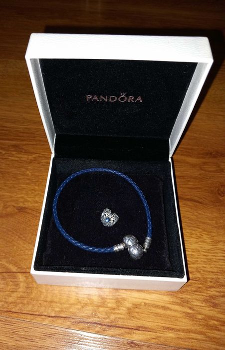 PANDORA кожена гривна и талисман