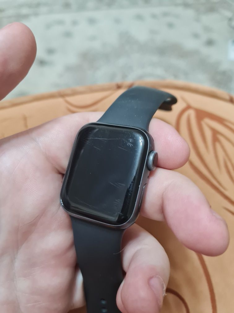 Apple Watch 4 40mm чёрные