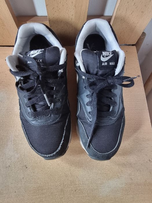 Vând adidași Nike Air Max nr 37.5