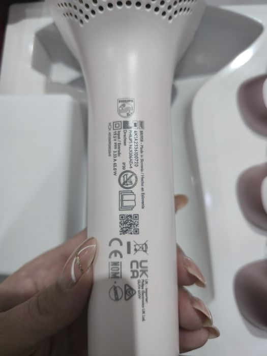 Philips Lumea IPL 9000 Series (модел BRI958/00).