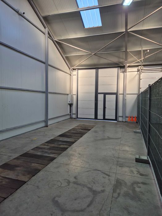 Inchiriez spatiu diverse activitati