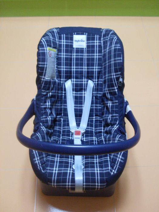 Бебешки стол за автомобил- "чист".