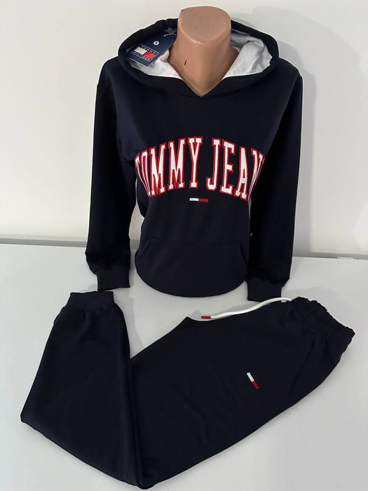 Treninguri și compleuri unisex