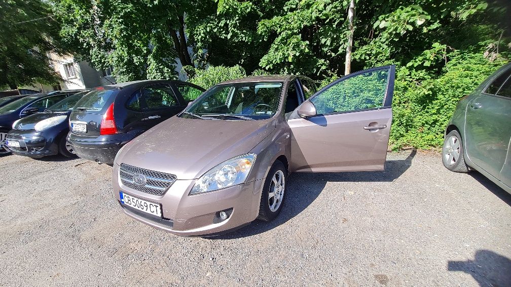 Kia Cee'd с нова газова и радио