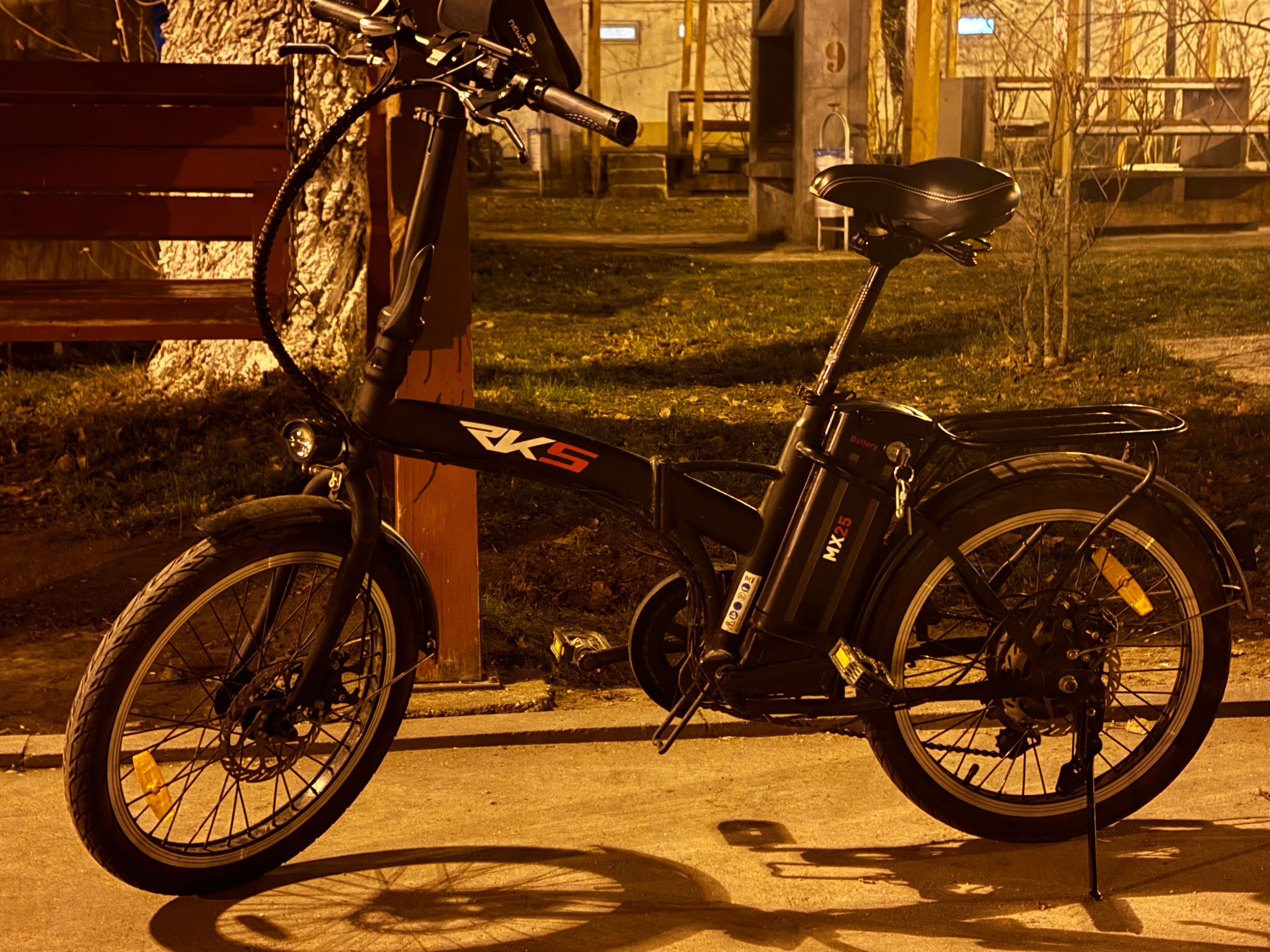 Vând bicicleta electrică pliabilă