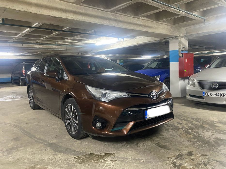 Toyota. Avensis.