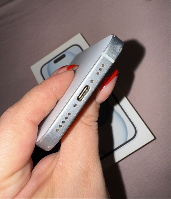 Продава се iphone 15 128гб