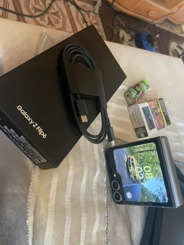 Samsung Z Flip6 256GB