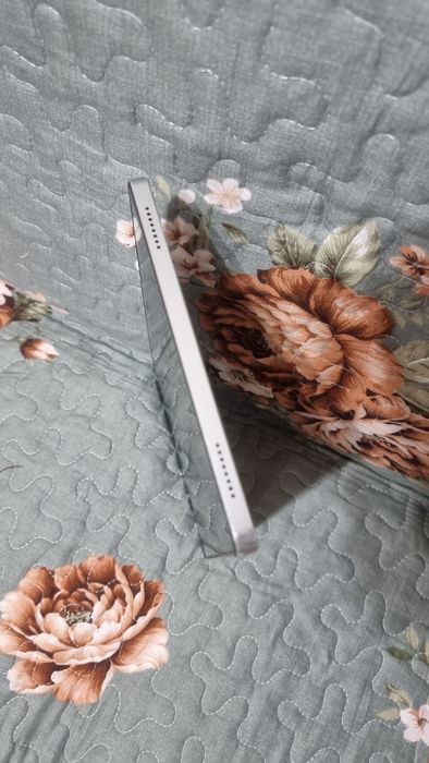 Acer  Iconia Tab A8, 4gb ram ,64gb storage, defect ,gadget electronice