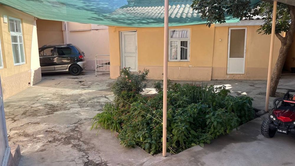 Olmazor tumanida xovli sotiladi