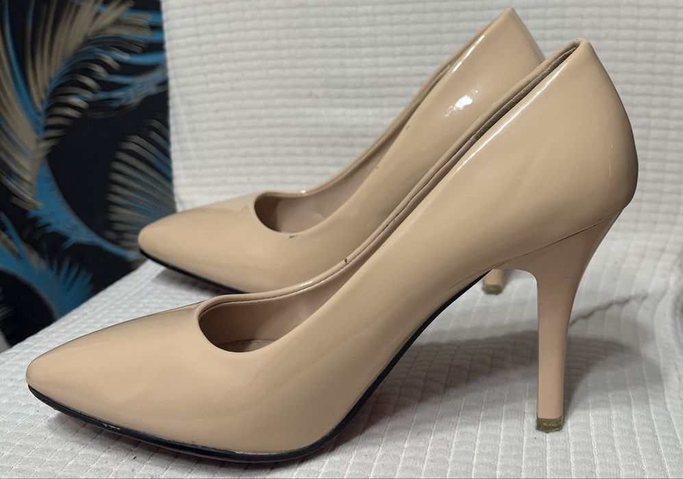 Продам туфли бежевого цвета