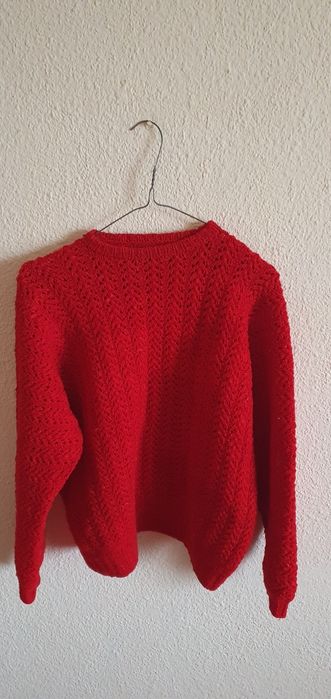 Pulover lana lucrat manual S-M foarte bun rosu