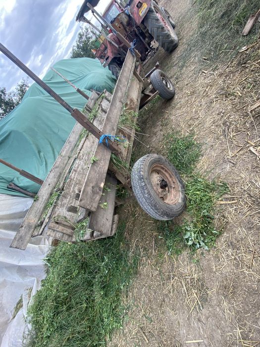 Vand căruță pentru tractor sau cal