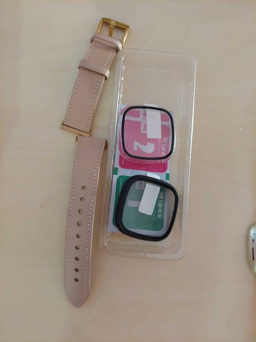Vand Fitbit Versa 3 cu accesorii