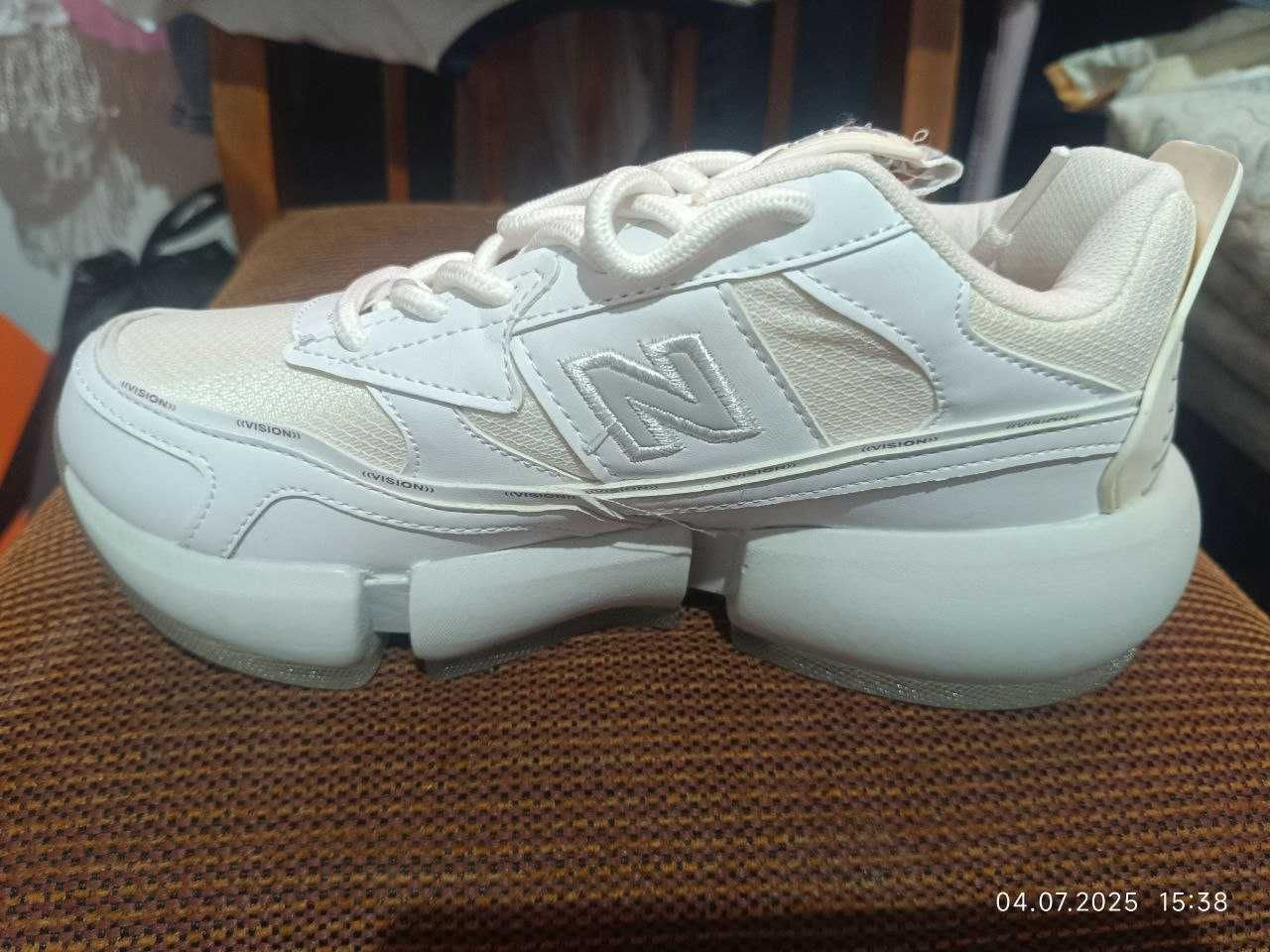 Кроссовки New Balance, абсолютно новые, качественные, Вьетнам