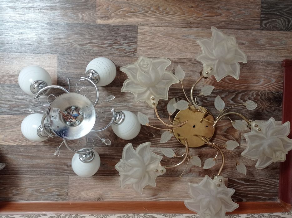 Светильники, люстры продам