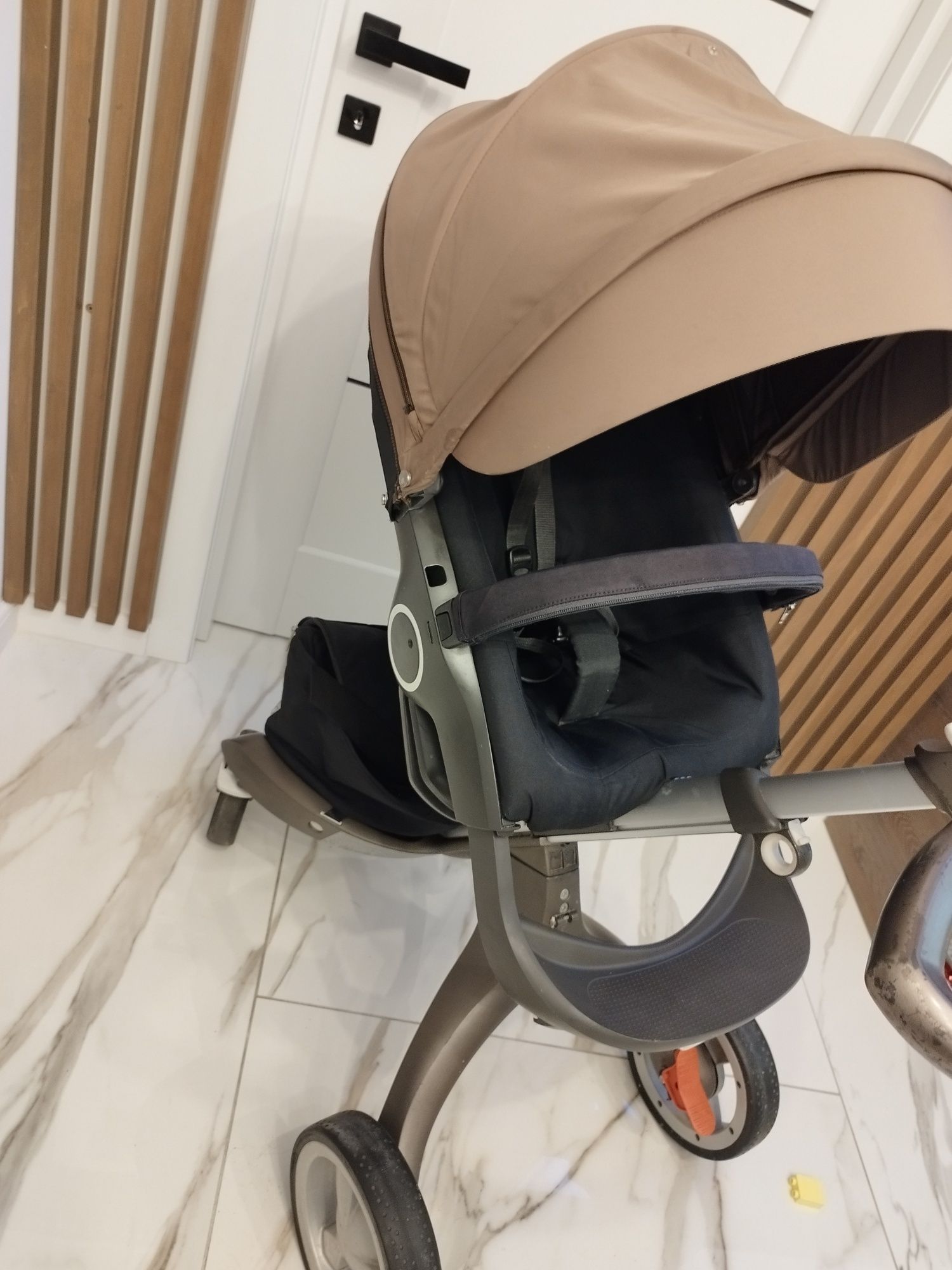 Cărucior Stokke V4