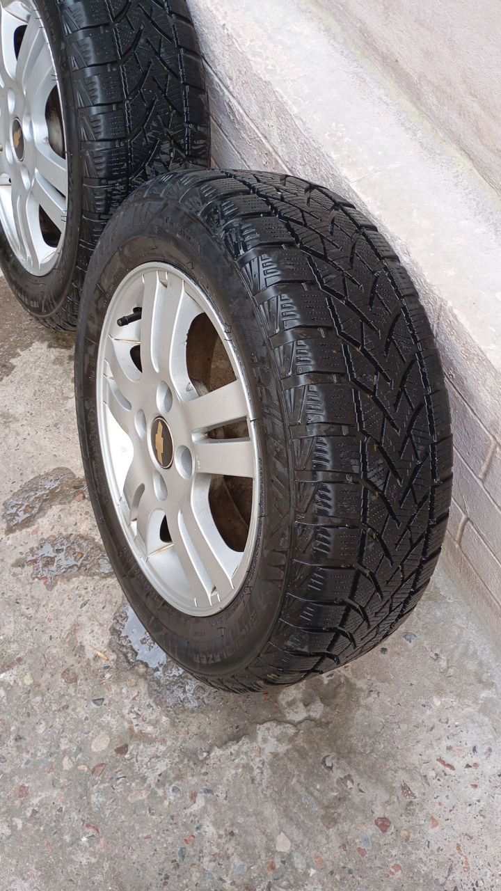 Продам 4 диски с балонами от Ласетти R15, 195/60