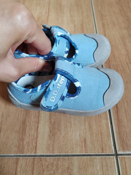 Vând teniși D.D.step