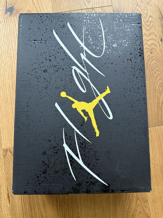 Jordan 4 Retro Thunder