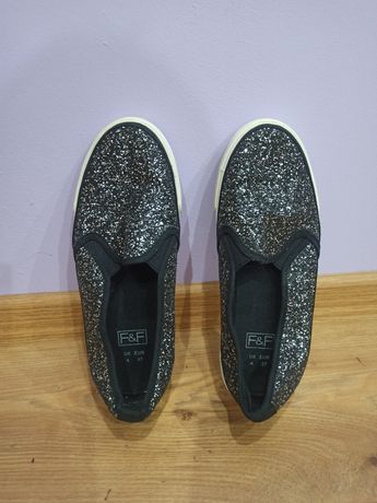 Черни обувки с блясък F&F