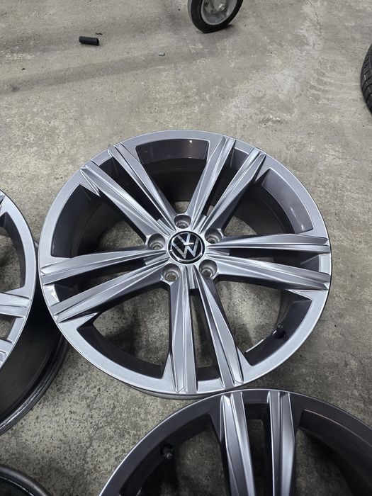 Джанти 18 / 5х112 - VW Passat, Arteon и др. 5x112 Sebring