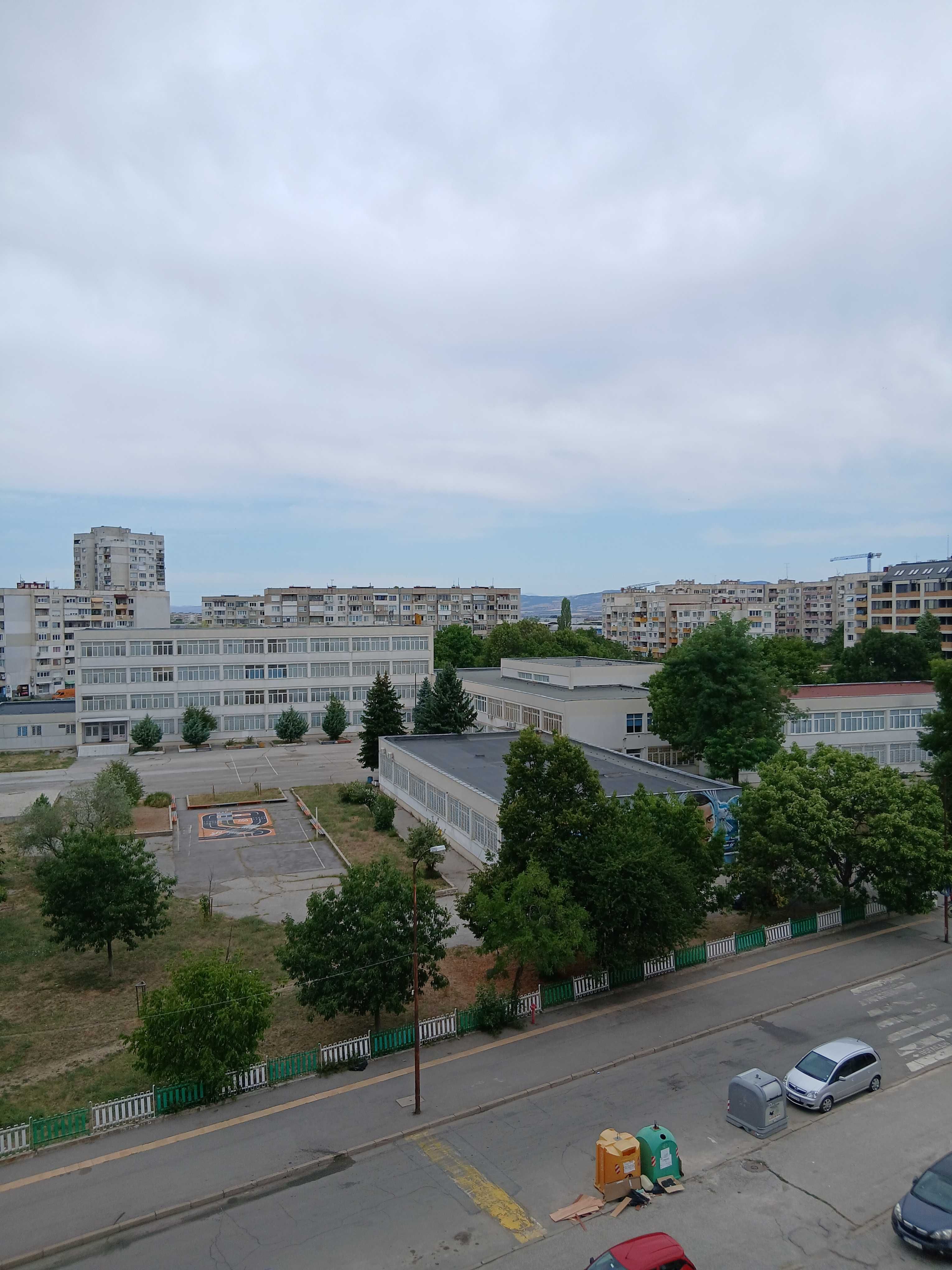 Продавам двустаен апартамент гр.София, ж.к. "Връбница" 1