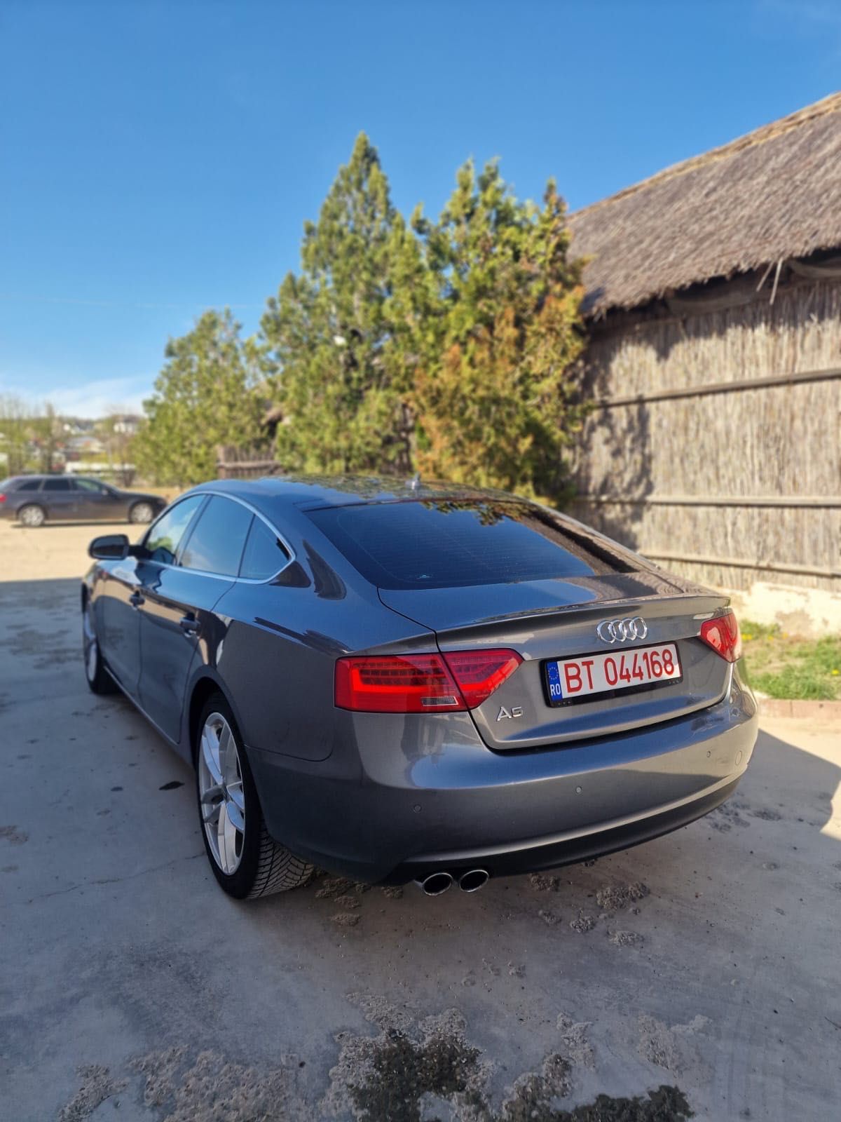 Vând Audi A5 2.0 150cp 2013