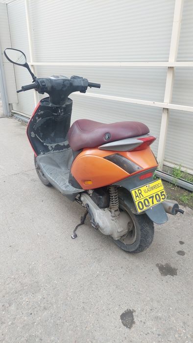 Scuter Piaggio Zip 50