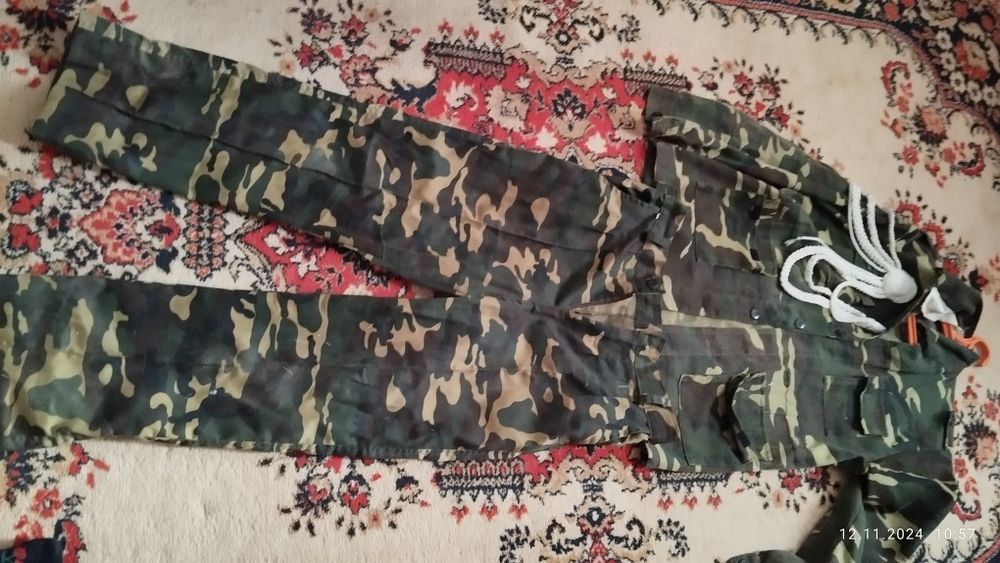Продам школьную военную  форму для НВП